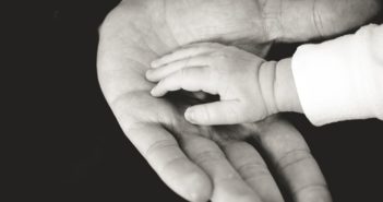 « Un enfant gardé par les grands-parents »